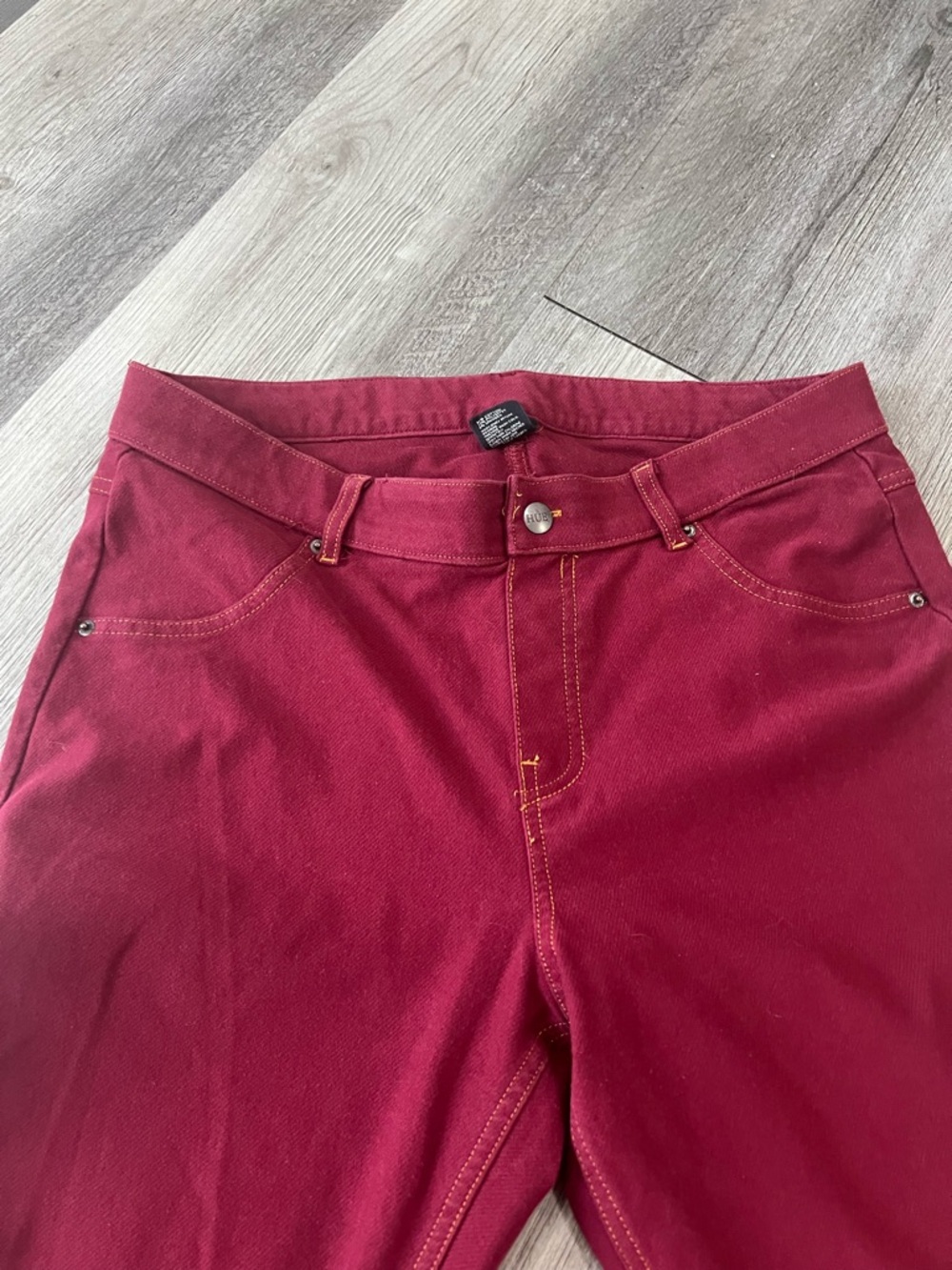 HUE Women's Wine Skinny Jeans - Picture 3 of 5